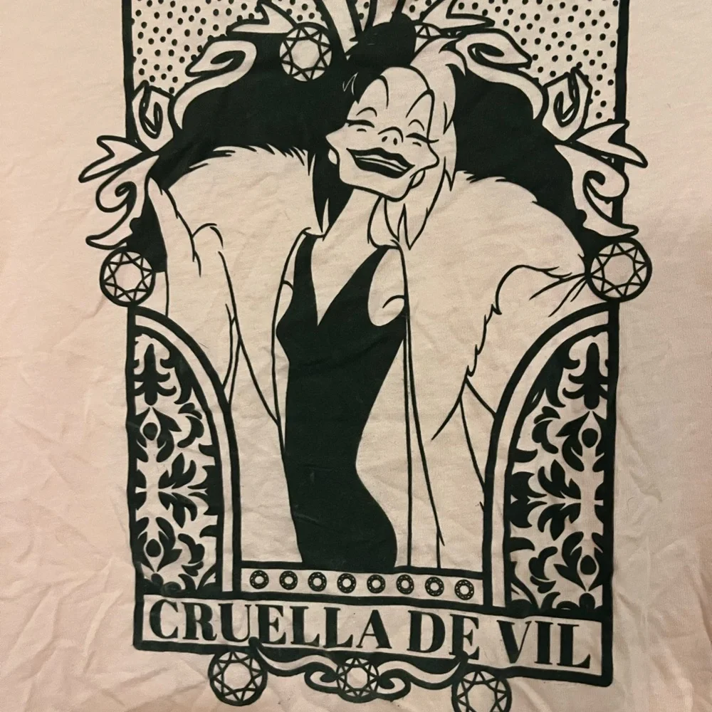 New Disney Cruella De Vil Graphic Women's Top - Peach Size 3X - Picture 2 of 3